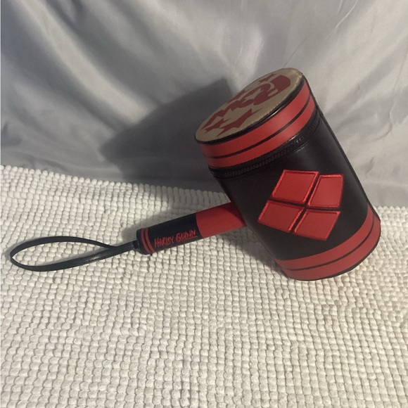Harley Quinn DC Comics Mallet Hammer Novelty Wristlet Bag with Strap EUC - Picture 2 of 10